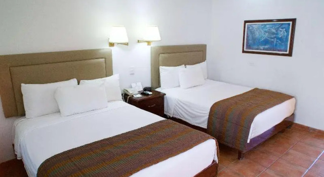 Четырёхместный полулюкс с балконом Best Western Saltillo
