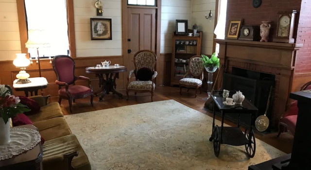 Wolf Creek Inn & Tavern, Book Pension Wolf Creek. USA