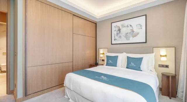 Апартаменты Comfort Address Residences Dubai Opera - Burj Khalifa City Views 1, 2, & 3-Bedroom Apartment 1 minute walk to Burj Khalifa, Dubai Mall, Dubai Fountain by Heaven Crest