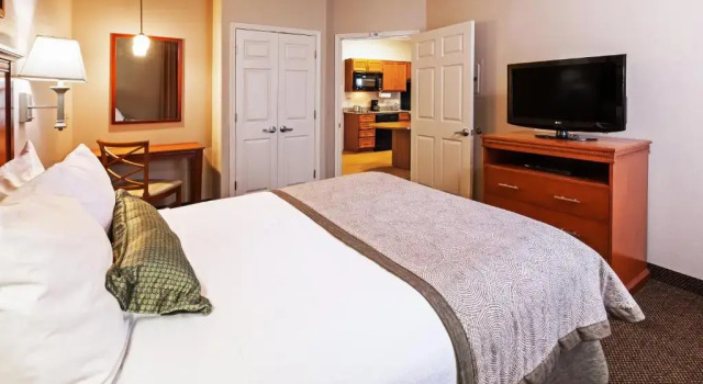 Двухместный люкс Candlewood Suites Deer Park by IHG