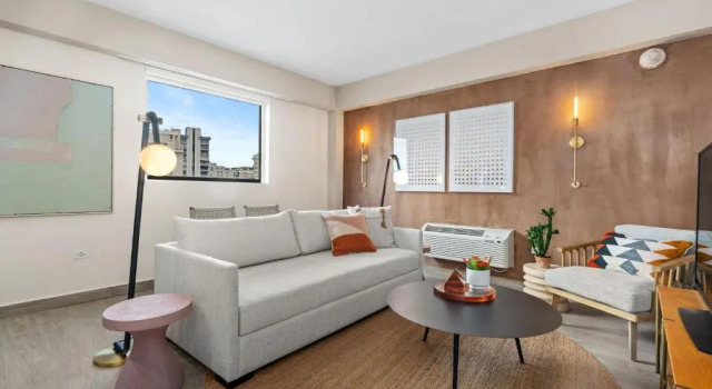 Люкс HiBird- Apartment and Suites Hotel
