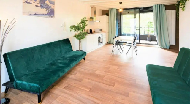 Апартаменты The Industrial Apartments 2BBK NS internet