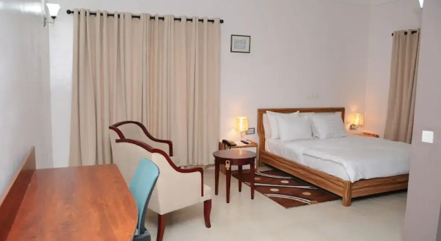 Люкс Deluxe Georgetown Hotel