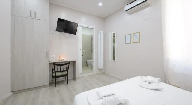 Номер Economy Magenta Casa Barberini