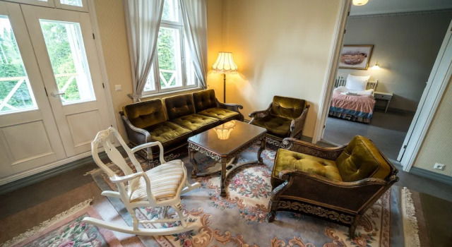 Люкс Executive с 2 комнатами с балконом Karolineburg Manor House Hotel
