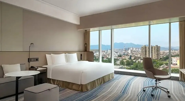 Полулюкс Crowne Plaza Xiamen Jimei Seaview by IHG