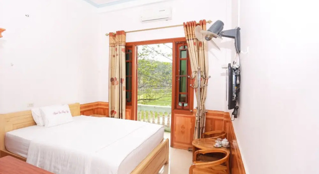 Трёхместный номер Standard с балконом Hong Ngoc Hotel