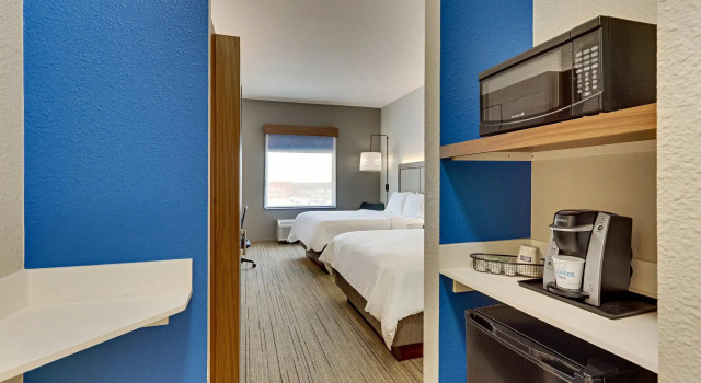 Четырёхместный номер Standard Holiday Inn Express Hotel and Suites Weatherford by IHG