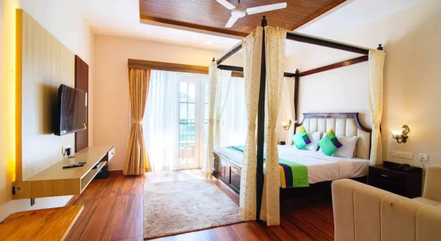 Номер Deluxe с балконом Treebo Greenland Resort Patia