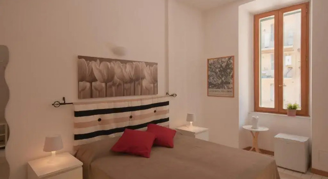 Четырёхместный номер Standard Opera Inn Suites - Rooms and Apartments