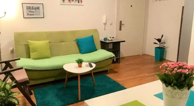 Garsonieră Regina's Park Studio Apartment