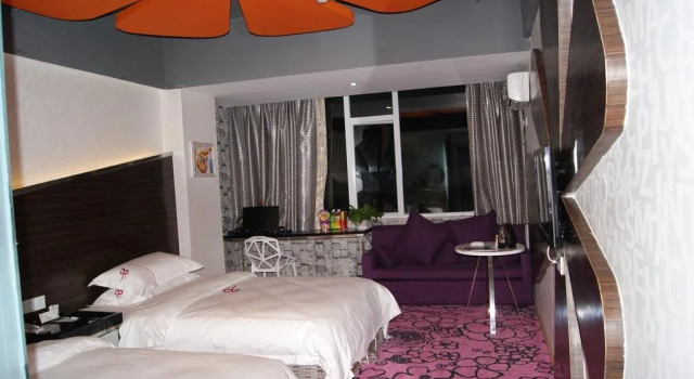 Kalun Shijue Hotel, Varaa Hotelli Qianxinan Kiina