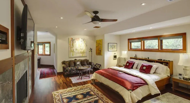 Люкс East Hampton Art House Bed & Breakfast