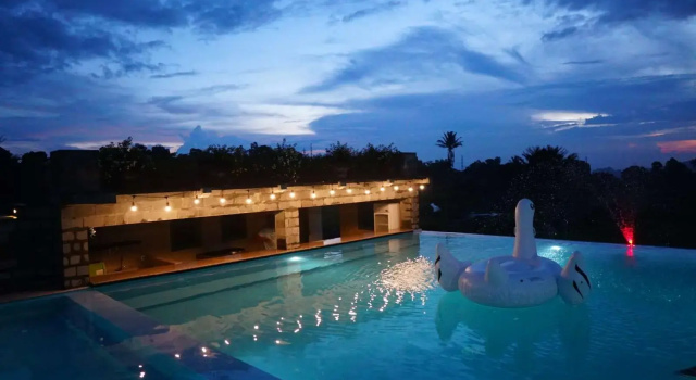 Jhoanie Hotel, Rezervovat Hotel Hotely v Sulawesi s parkováním, Parkování
