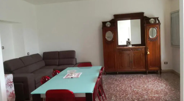 Casa vacanze a 3 minuti a piedi dal mare, Book Lejlighed Lejligheder i Messina, Lejlighed