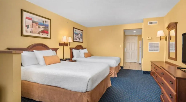 Четырёхместный номер Standard Bonita Beach Hotel