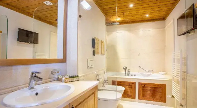 Полулюкс c 1 комнатой с балконом Pirin Golf Hotel Private Studios