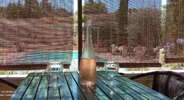 Sous les chênes, en Provence, Rezerwuj Hotel Hotele w Carros z basenem, Basen