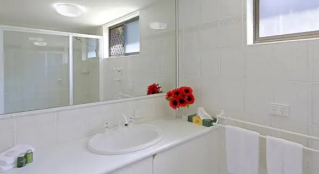 Апартаменты Цокольный этаж с 2 комнатами Main Beach Apartments