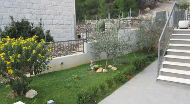 Апартаменты Luxurious Apartments Maslina with Beach