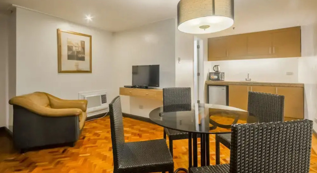 Двухместный номер Superior с балконом Salcedo Suites