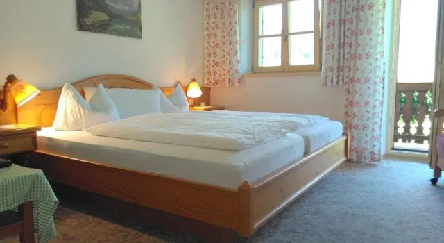 Gästehaus Hinterponholz, Varaa Hotelli Hotellit Baijeri pysäköinnillä, Pysäköinti
