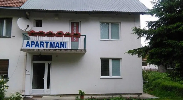 Apartments Radović, Book Apartment Hotels in Kolasin County with Parking, Parking