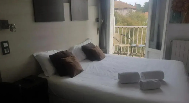 Двухместный номер Standard Logis Hôtel Restaurant les Charmettes