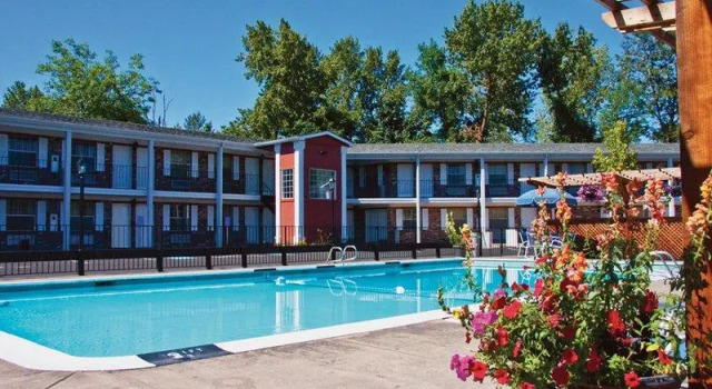 Четырёхместный люкс Best Western Horizon Inn