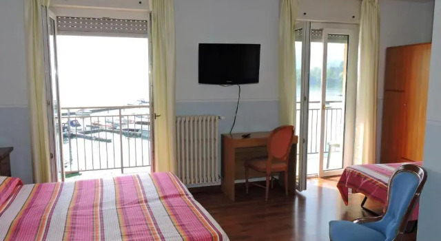 Camera tripla Standard con vista sul lago Hotel Capri