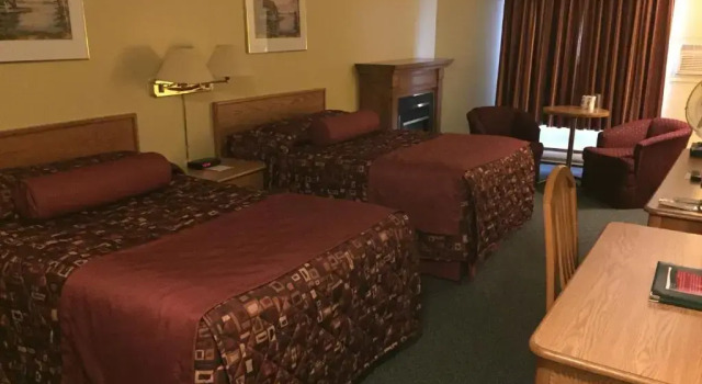 Четырёхместный номер Standard Shallow Bay Motel & Cabins