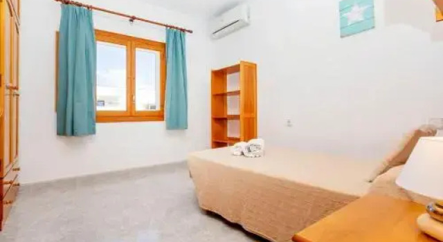 Villa in Playa D´en Bossa sleeps 9, Book Villa Hotels in Ibiza with a Pool, Swimming Pool