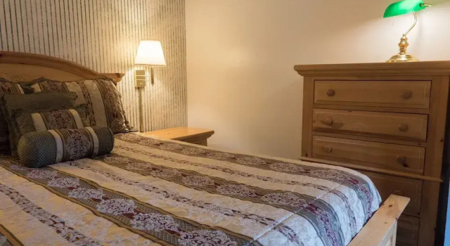 Whispering Pines, Buchen Sie Gasthaus Mini-Hotels in Mammoth, Gasthaus