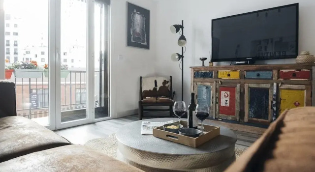 Iakai Homes 1BR 1BT Harley, Boek Hotel Madrid Centrum Madrid, in de buurt van Edificio Grassy