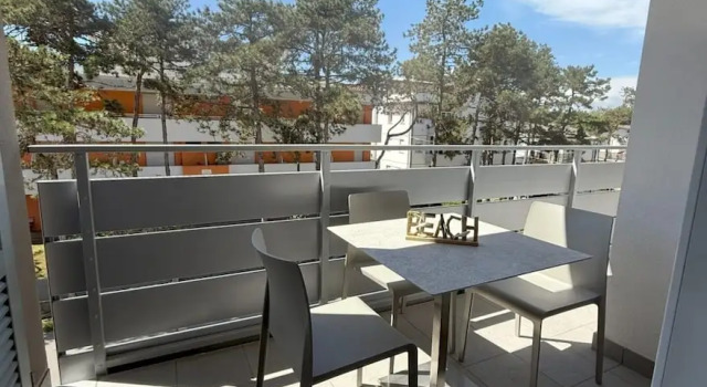 Elegant and Luminous Apartment With Terrace, Prenota Appartamento Hotel a Veneto con parcheggio, Parcheggio