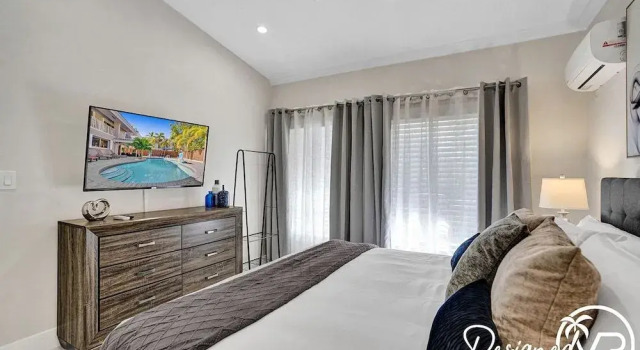 Modern 7 Br With Private Heated Pool, Забронировать Дом для отпуска Виллы Голливуд-Бич, Вилла