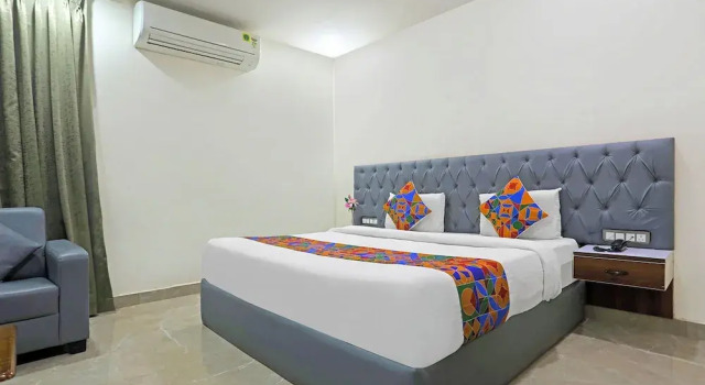 Номер Deluxe FabHotel RR Residency I - Nr Khammam Bus Stand