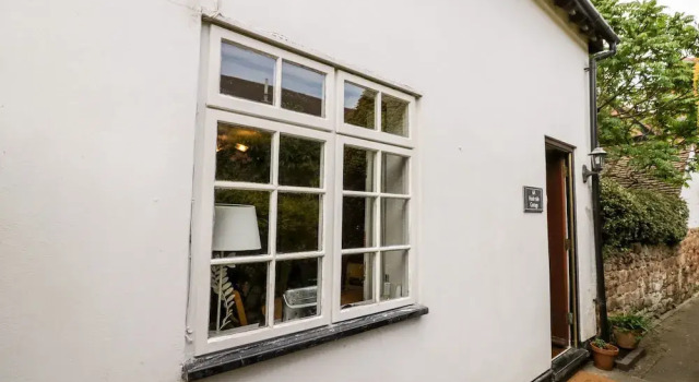 Hock-tide Cottage, Забронировать Дом для отпуска Отели Уорикшир с парковкой, Парковка