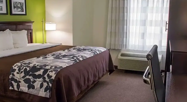 Двухместный люкс Country Inn & Suites by Radisson, Roanoke Rapids, NC