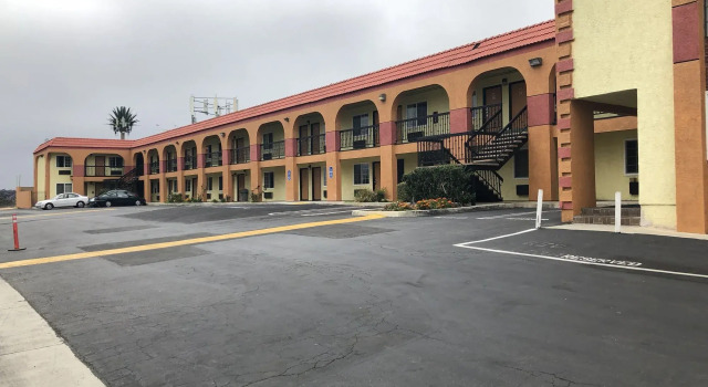 La Mirage Inn LAX Airport