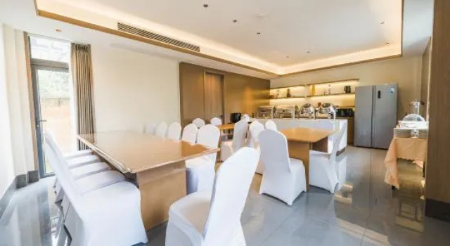 Songfengju Courtyard Hotel (Xingyi Wanfenglin Airport & High-speed Railway Station Branch), Varaa Hotelli Xingyi Guizhou