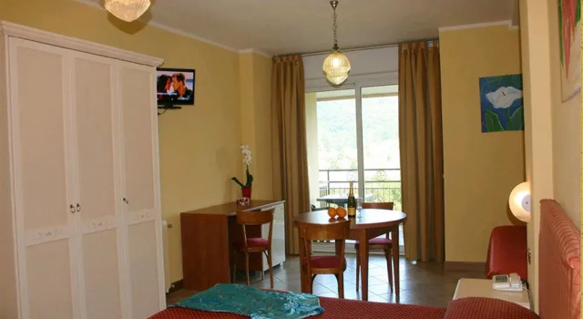 Residence Miralago, Забронировать Отель Манерба Valtenesi del Garda