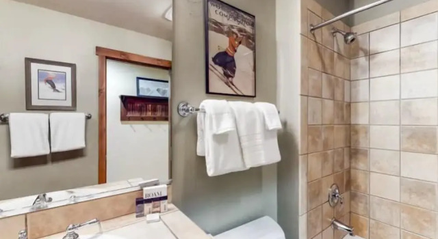 Номер Standard 3 Bedroom Townhome in Downtown Breckenridge, off Main Street With Pool, and Hot Tubs