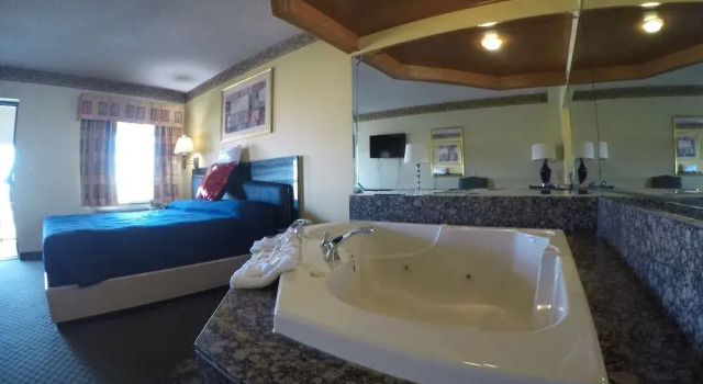 Luxe Inn and Suites, Varaa Mini-hotelli  