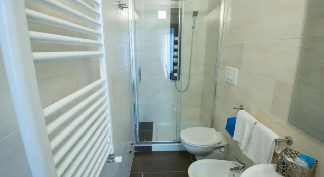 Четырёхместный номер Comfort Hotel Iris
