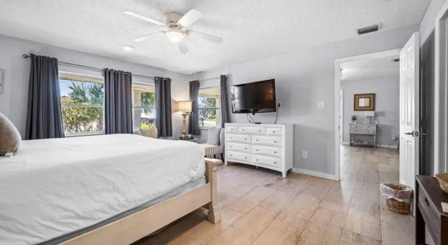Canal Front Beach Home - Flagler Beach, Florida 5 Bedroom Home, Забронировать Дом для отпуска Флаглер-Бич штат Флорида, рядом с Исторический музей Flagler Beach Historical Museum