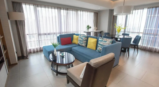 Номер Deluxe с 3 комнатами с балконом Somerset Swan Lake Hefei