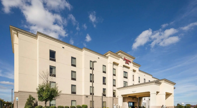 Кровать в общем номере Hampton Inn Middletown
