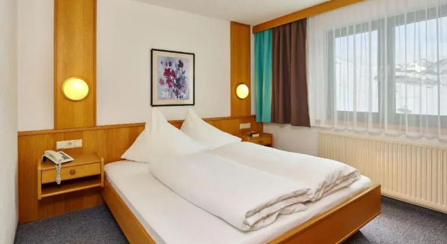 Апартаменты с балконом Hotel Garni Kristall