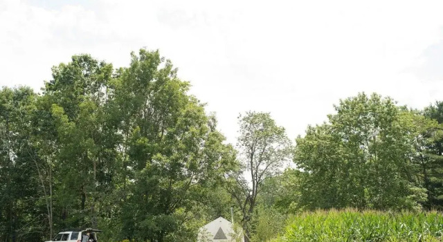 Tentrr - Pearl Brook Farm Overlook, Buchen Sie Bauernhof  